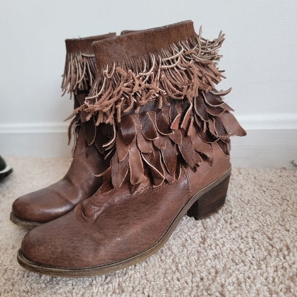Anthropologie Sheridan Mia SIENNA LEATHER FRINGE BOOTIE - DARK TAN - Picture 4 of 8